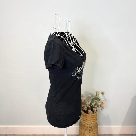 Cute vintage y2k tight black Aeropostale v neck t shirt 🦋 - Picture 3 of 5
